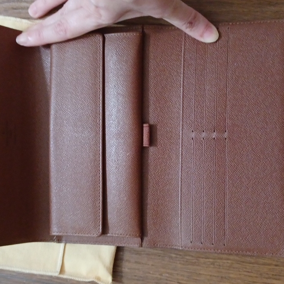Authentic Louis Vuitton tri fold wallet - Picture 4 of 7